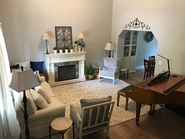 784 Shoshone St — Photo 3