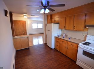 65 W Somerset St, Raritan, NJ 08869