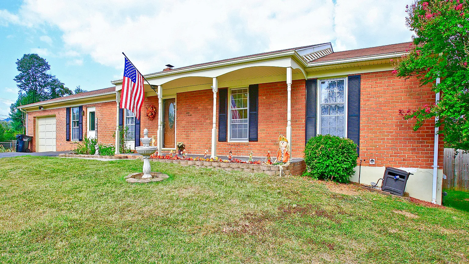 4057 Kentland Dr photo 1
