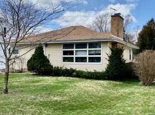 228 S Yale Ave, Addison, IL 60101