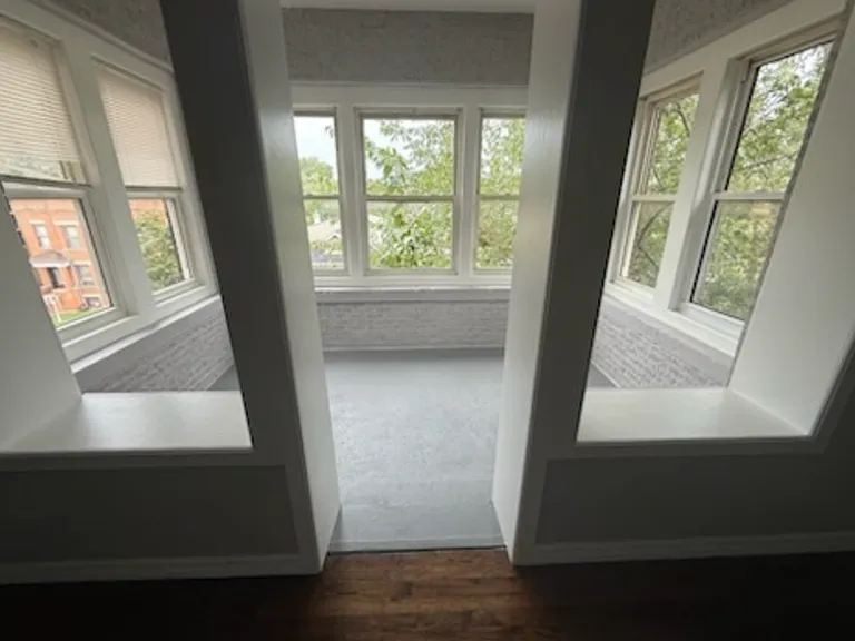 7040 S Emerald Ave — Photo 1