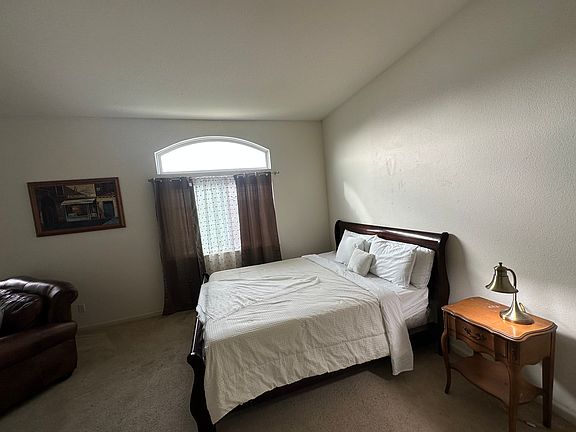 4th image of 5247 Agapanthus Ct