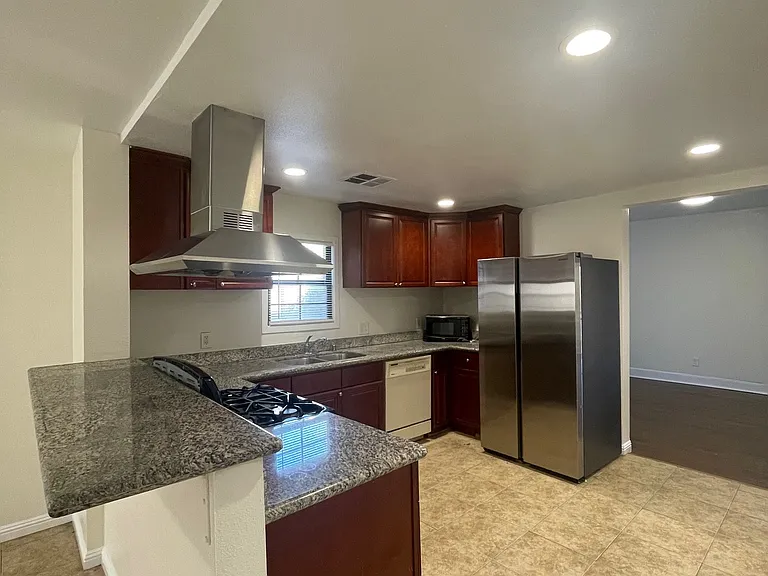 1108 E Central Ave — Photo 9
