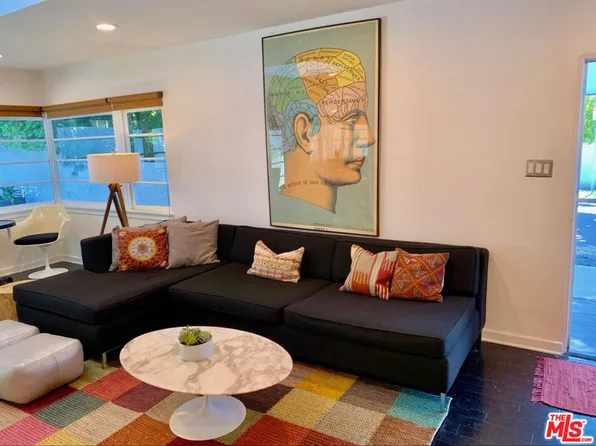 8467 Willoughby Ave, Los Angeles, CA 90069