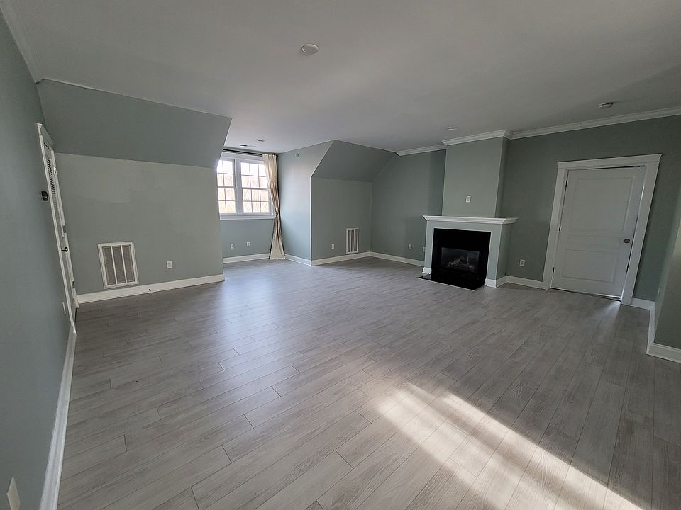 1st image of 435 E Freemason St Unit 3AUNIT-3A