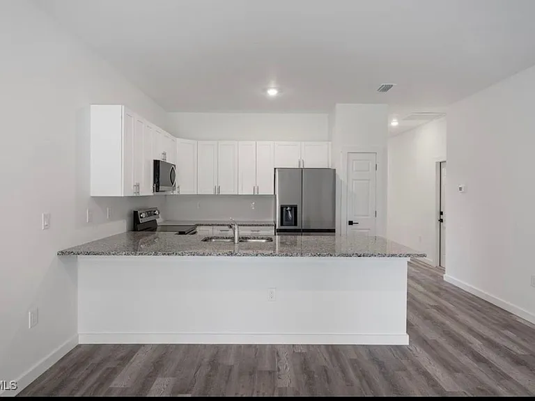 1025 Meadow Rd — Photo 8