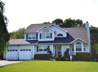 5 Sara Ct, Nesconset, NY 11767