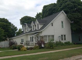 101 W Garfield Ave, Charlevoix, MI 49720
