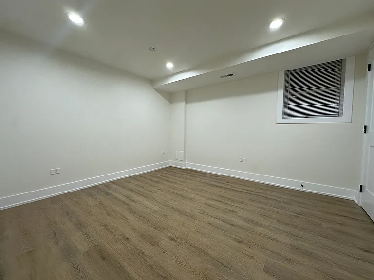 4338 N Clarendon Ave #GS — Photo 14