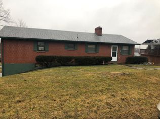 946 Sunset Dr, Milton, PA