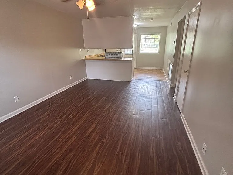 215 Louisville Rd — Photo 3