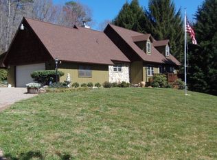 1425 Ray Cove Rd, Franklin, NC 28734