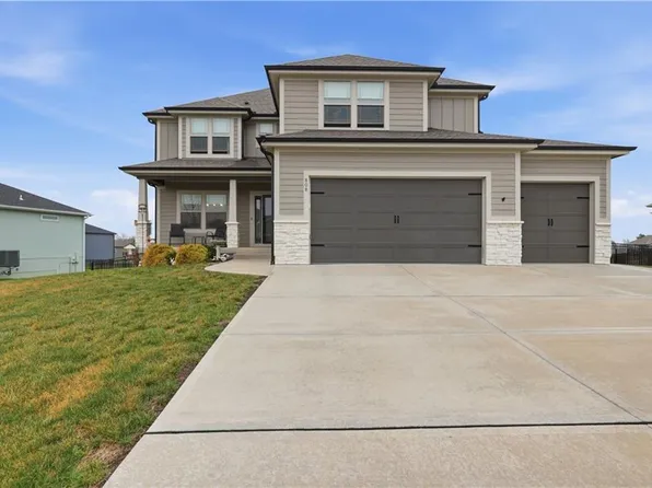 808 W Solomon Dr, Lone Jack, MO 64086