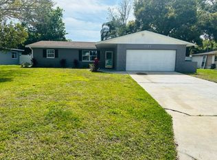 11142 Village Green Ave, Seminole, FL 33772