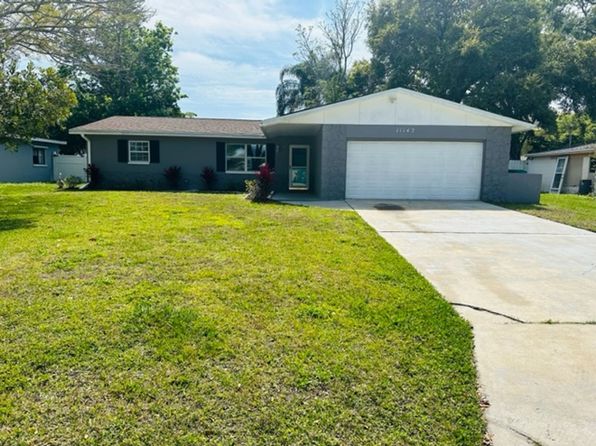 11142 Village Green Ave