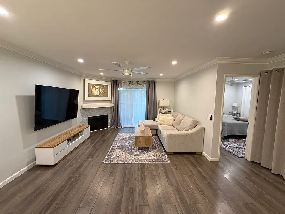 218 Woodland Pkwy #145