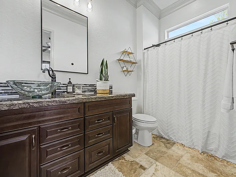 3560 E Ironside Ln — Photo 10