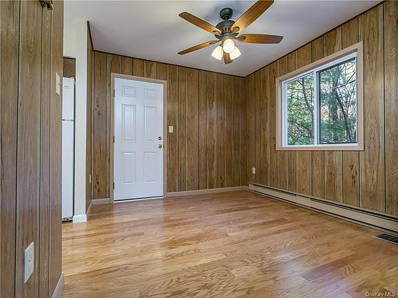 5th image of 301 S Shore Dr