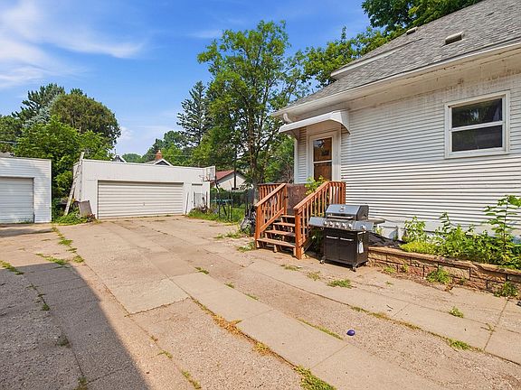 2nd image of 711 N 7th St