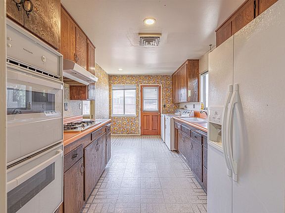 5th image of 45138 16th St W