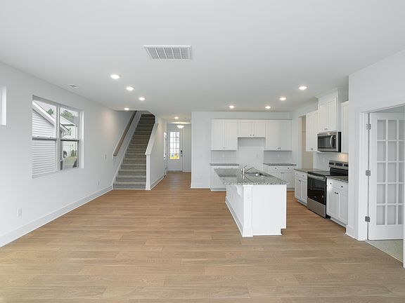 5th image of 56 Cypress Moss Ct