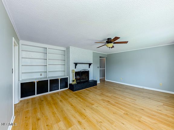 2nd image of 209 Rochelle Drive