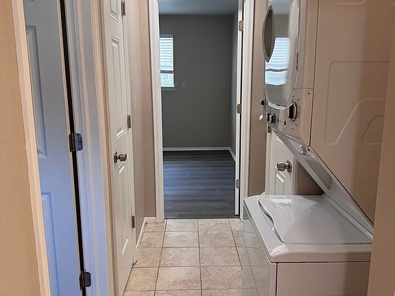 4th image of 8325 Fox St #8331