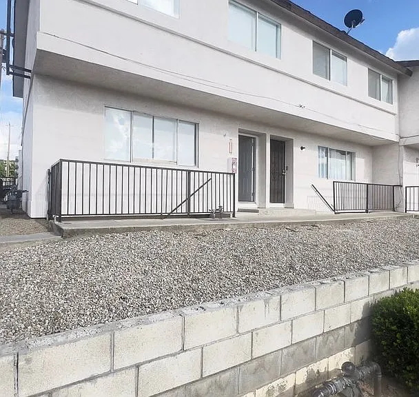 2661 Sunny Lane — Photo 1