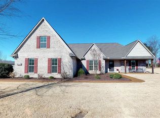 18 Silver Thorn Cv, Jackson, TN 38305