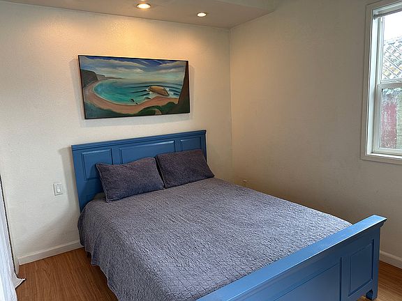 4th image of 519 King St