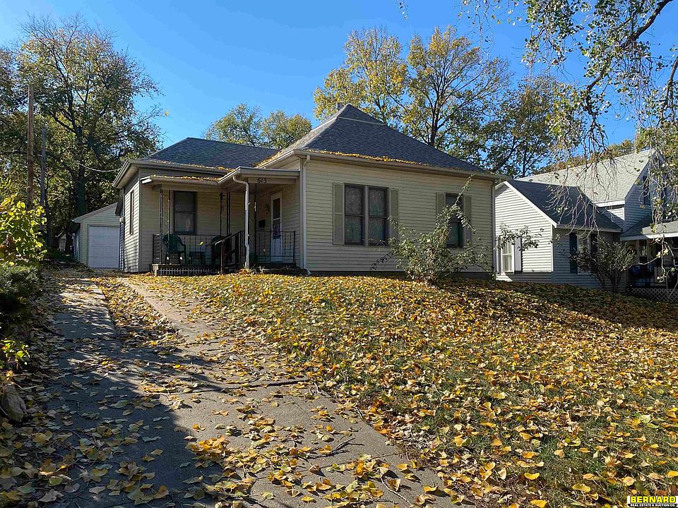 1st image of 613 3rd Ave