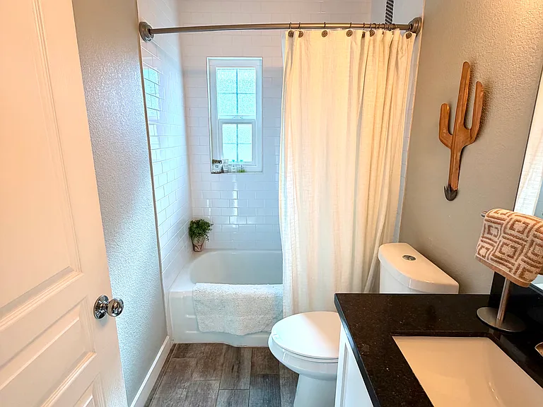 2235 E Monterey Way — Photo 20