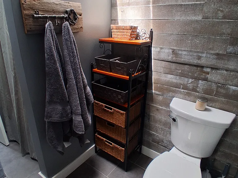 Second Floor Hall Way Full Bathroom