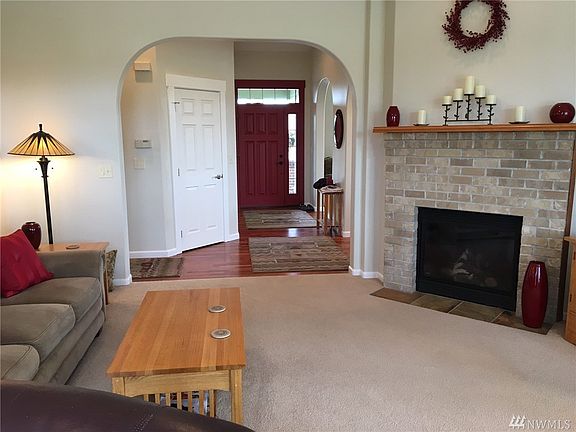 3rd image of 3230 White Swan Ln