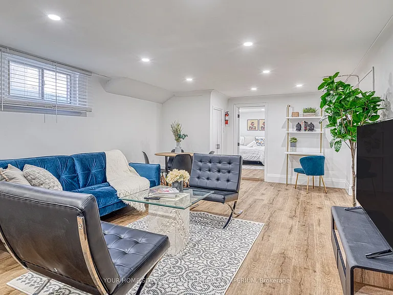23 Augusta Ave #2 — Photo 4