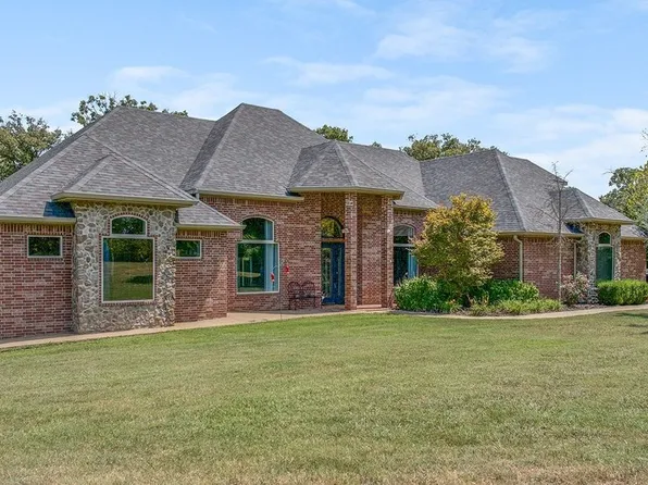 12912 Moore Ln, Gravette, AR 72736