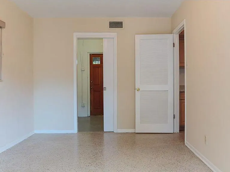 1012 E Emma St — Photo 21