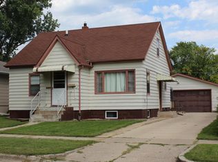 719 4th Ave SW, Jamestown, ND 58401