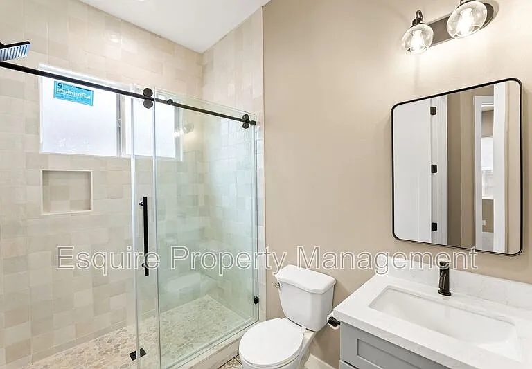 547 N Carty Dr — Photo 11