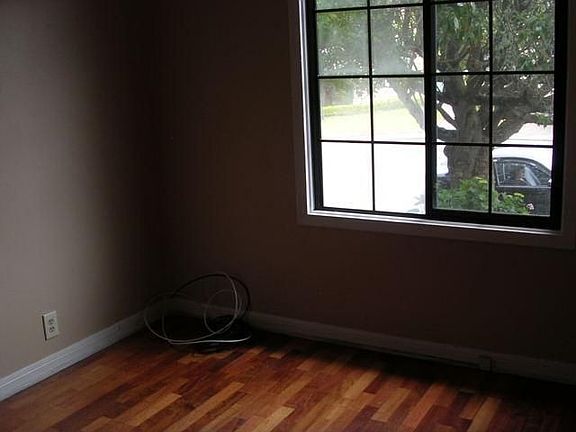 5th image of 7 Randall Ct