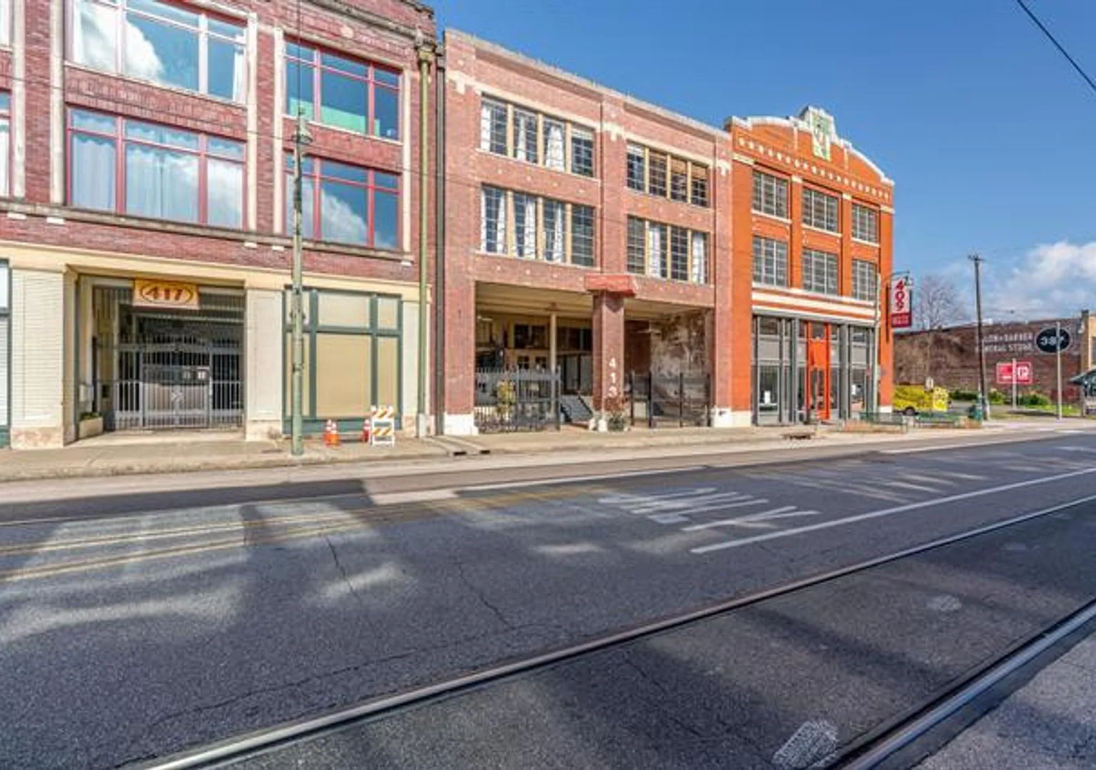 413 S Main St — Photo 2