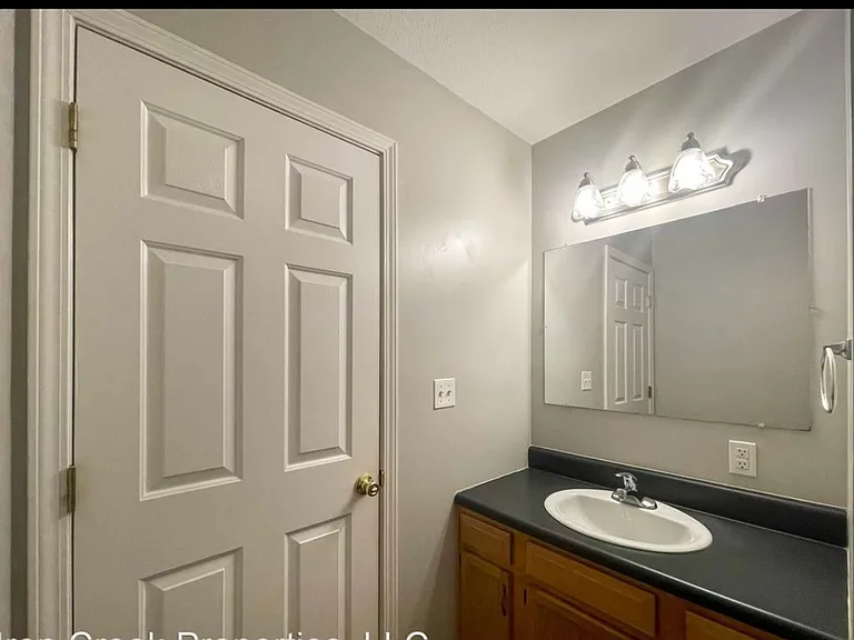 28 Jefferson Dr — Photo 10