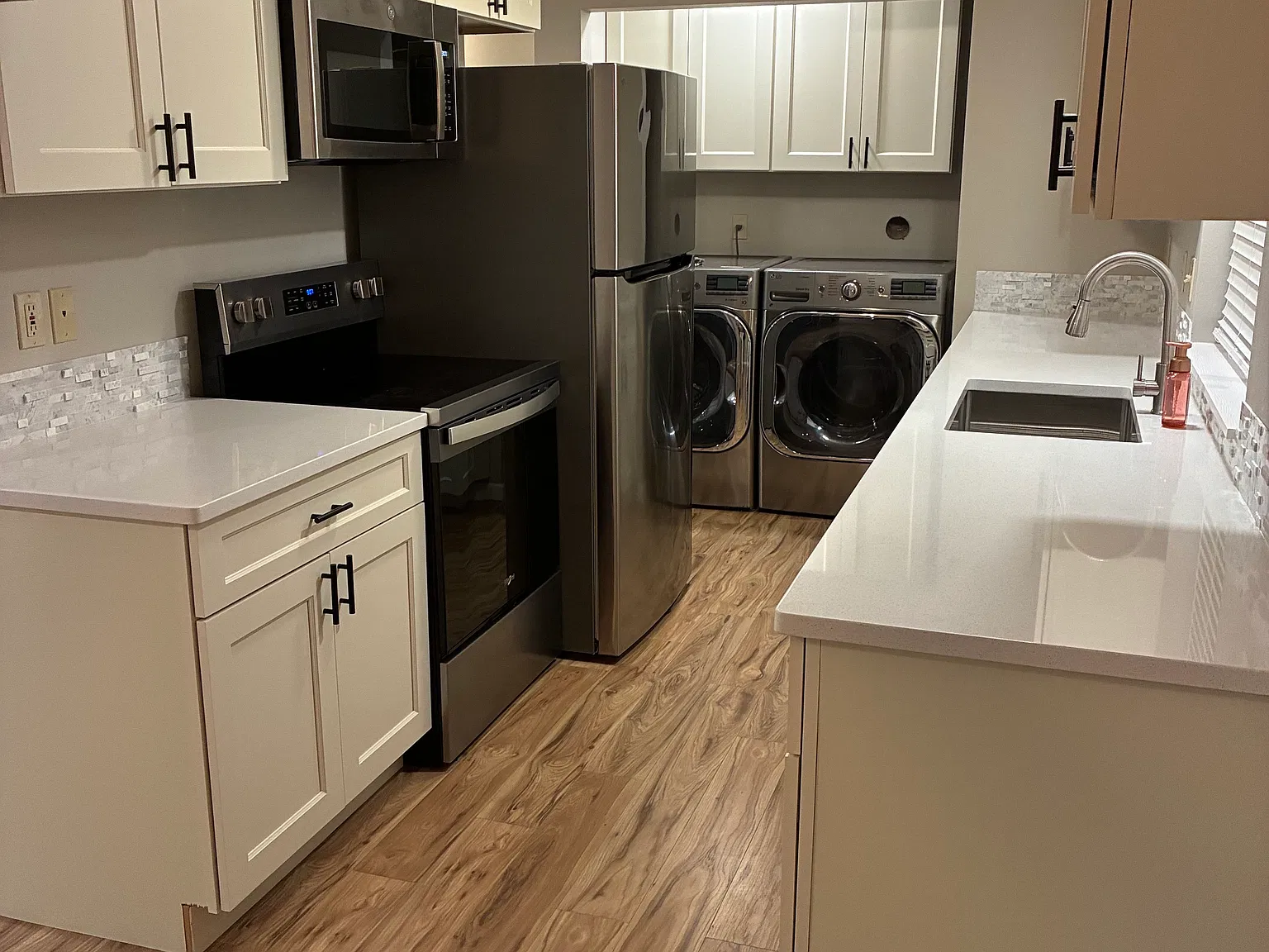 3 bed, 1100 sqft, $2,000 — Photo 2