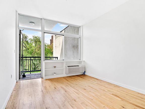 3rd image of 171 Henry St #4A