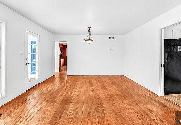 4th image of 11200 Westfield Dr