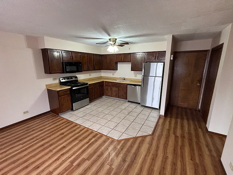 109 W Main St #5 — Photo 9