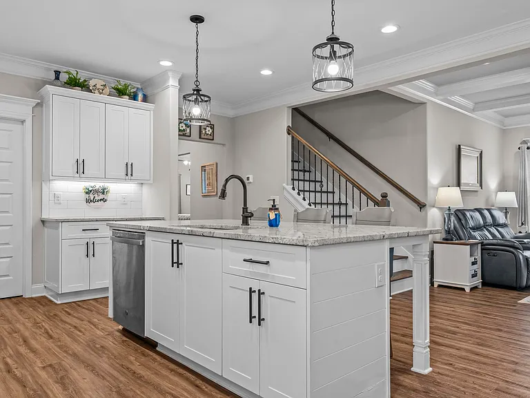 1540 Carriage Ridge Dr — Photo 14