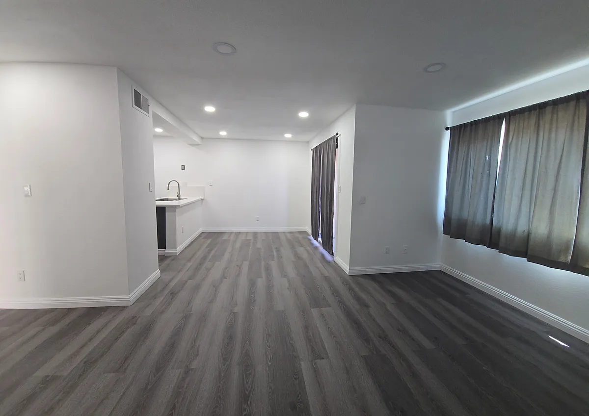 Building Photo - 2255 Cahuilla St #133