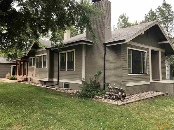 1123 11th St, Rapid City, SD 57701