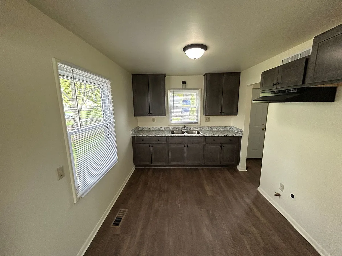 Building Photo - 6148 N 39th St